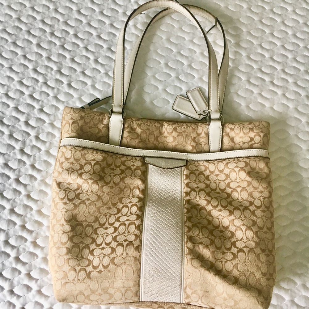 COACH signature Tan/White bag